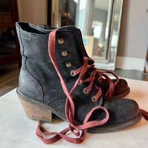 Dolce Vita Lace Up Suede Boots Size 7.5 [NEVER WORN]